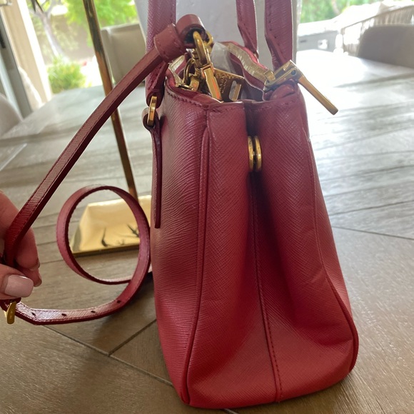 Prada Galleria Saffiano Tote - double zip - small. - Picture 4 of 11